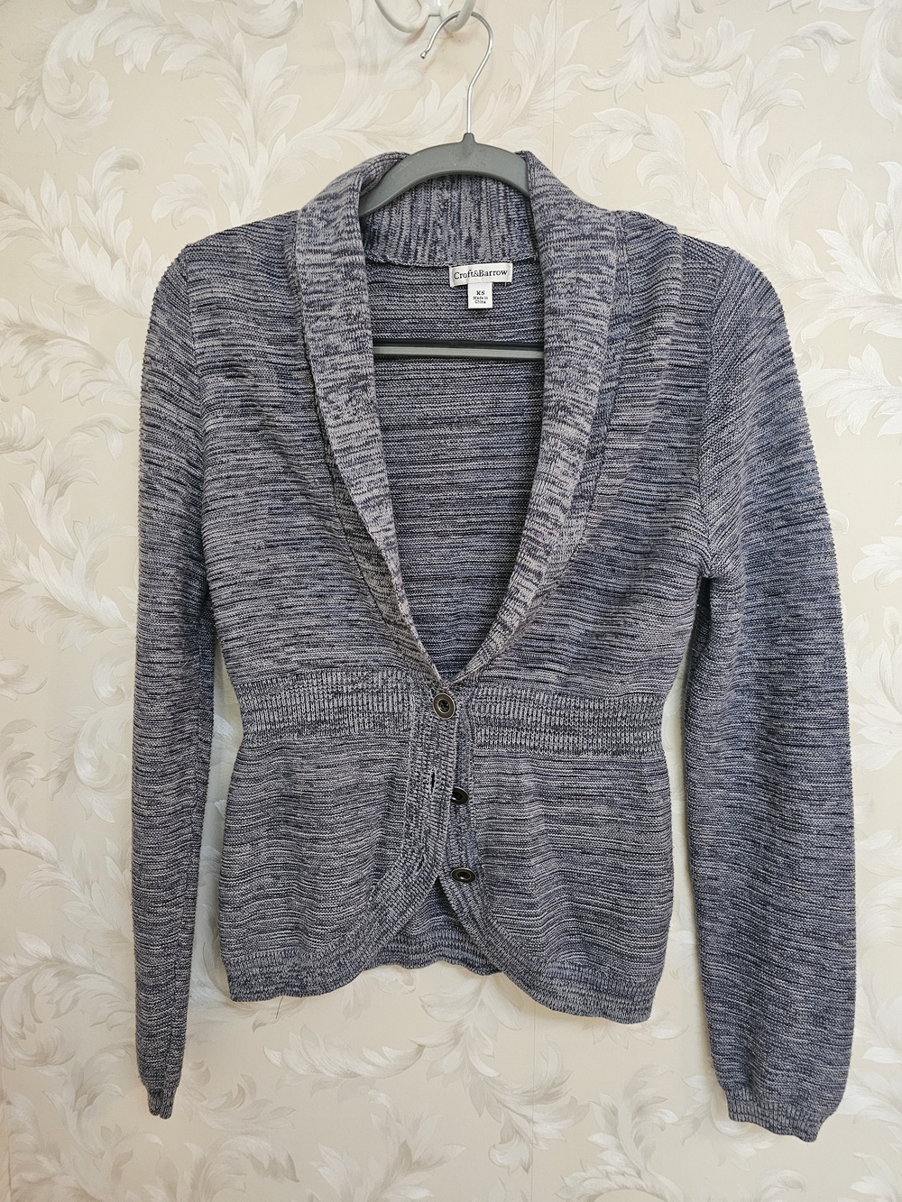 Croft & barrow navy and light gray marled knit top